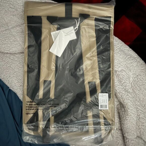 NWT RAINS Rolltop Rucksack Backpack in Sand - Picture 7 of 7